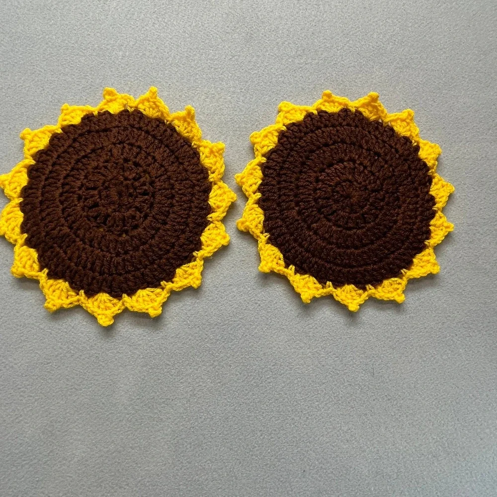 2 Handmade Crochet Sunflower Hot Pad Pot Holder Doilies Kitch Decor Cottagecore‎